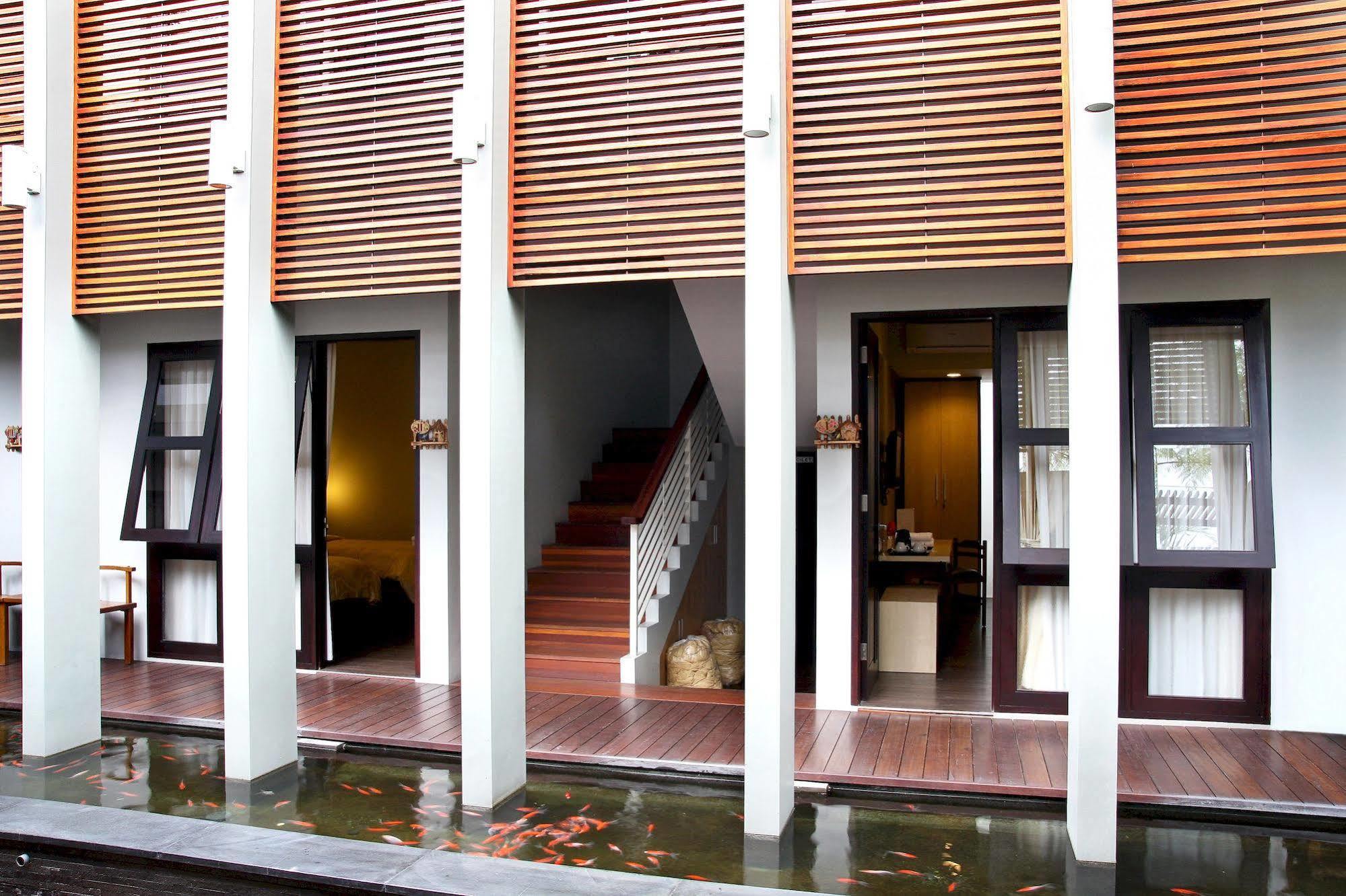Cozy Boutique Guest House Malang Ngoại thất bức ảnh
