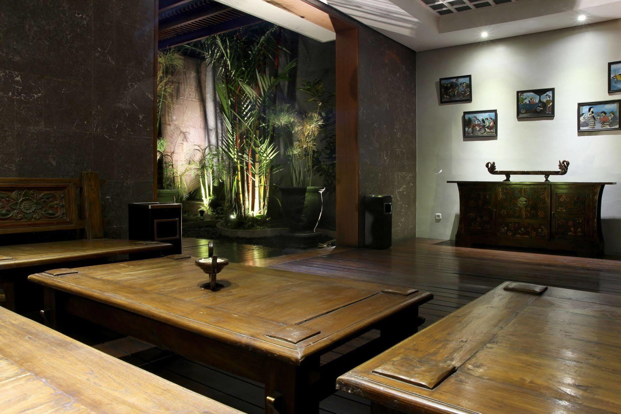 Cozy Boutique Guest House Malang Ngoại thất bức ảnh