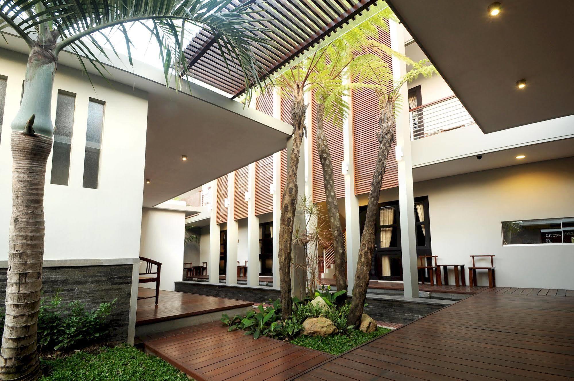 Cozy Boutique Guest House Malang Ngoại thất bức ảnh