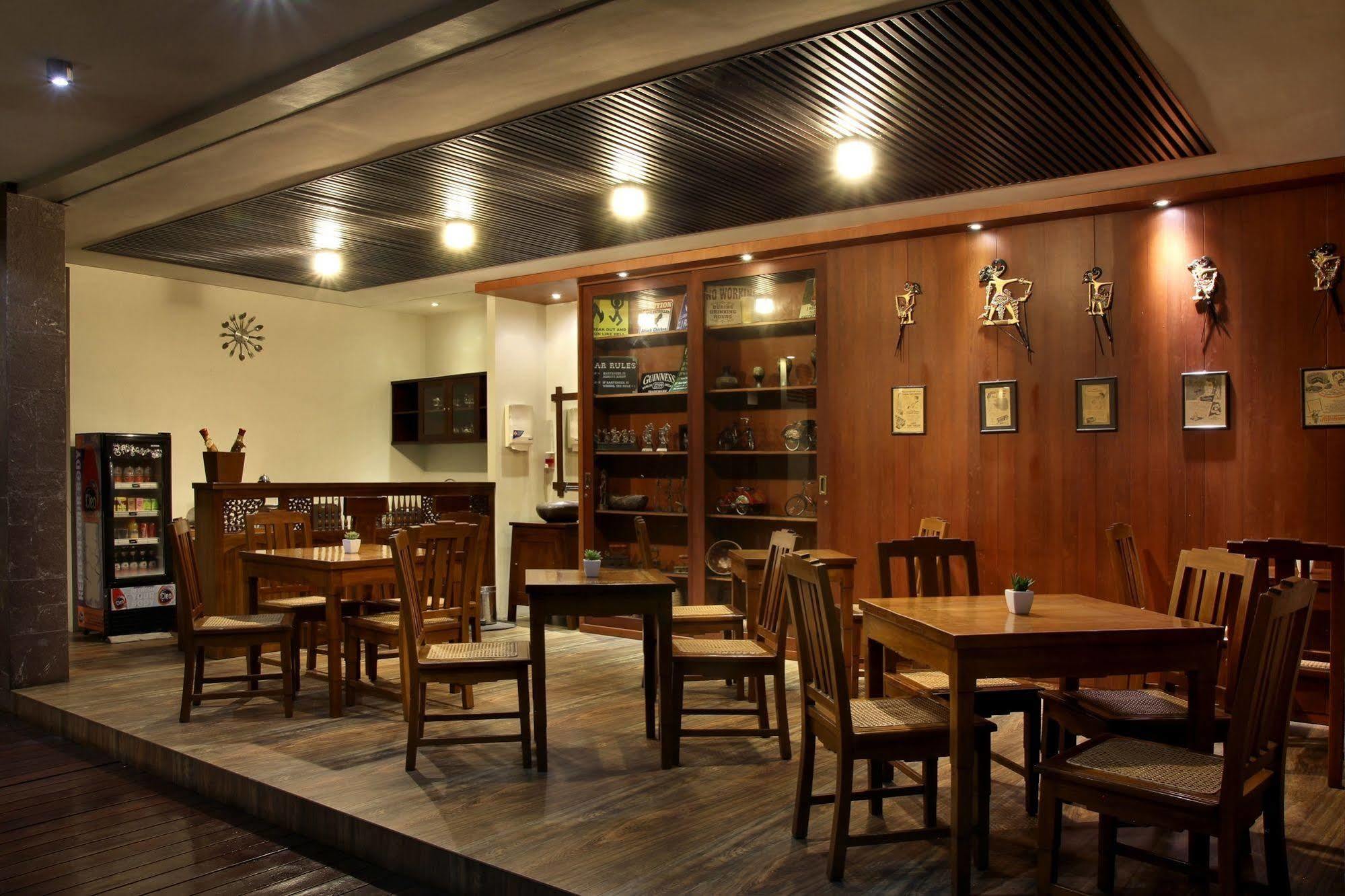 Cozy Boutique Guest House Malang Ngoại thất bức ảnh