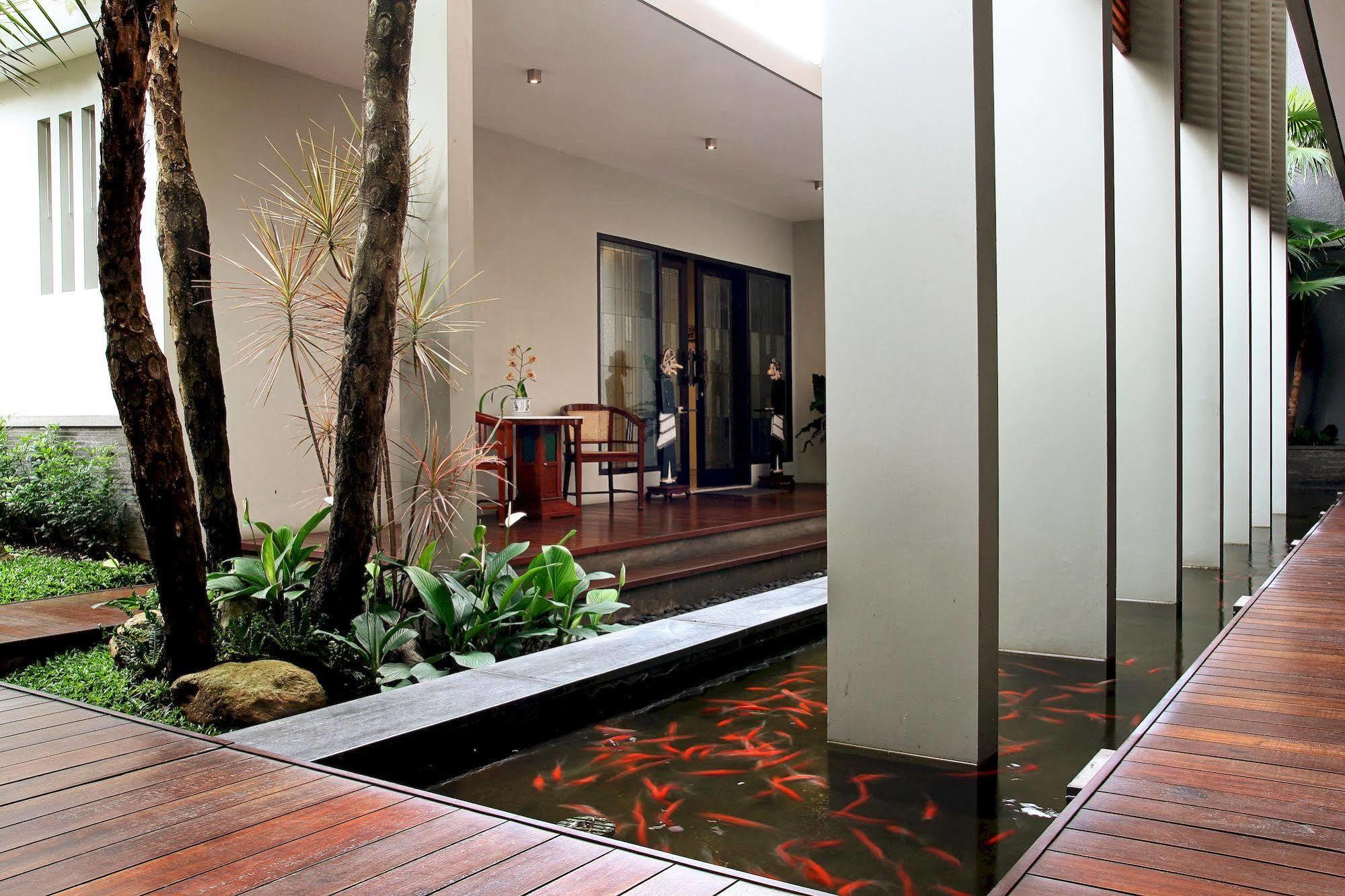 Cozy Boutique Guest House Malang Ngoại thất bức ảnh